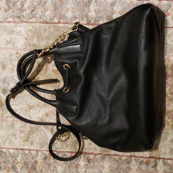 Michael Kors bucket shoulder bag - Picture 2 of 7